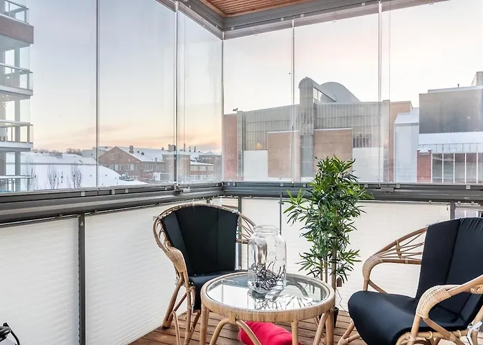 Tyylikaes Yksioe Aurajoen Rannalla Kera Autopaikan *